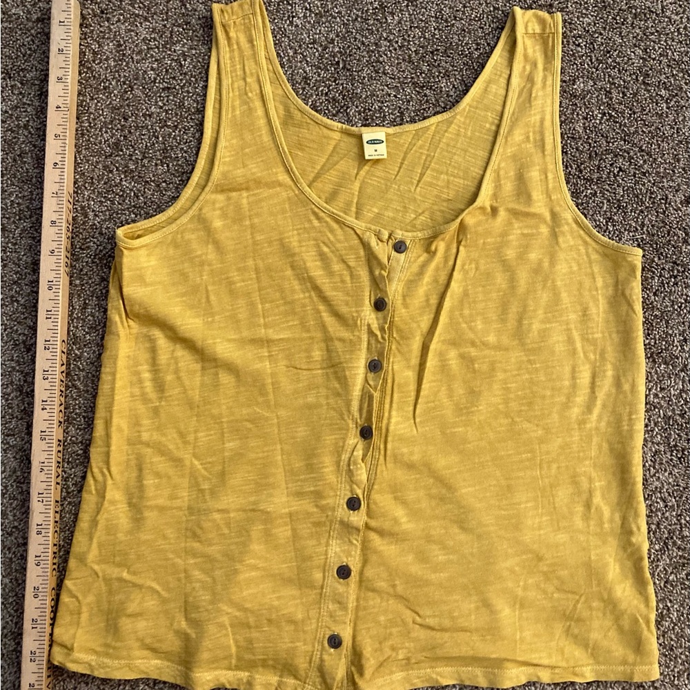 Old Navy women’s yellow tank top M